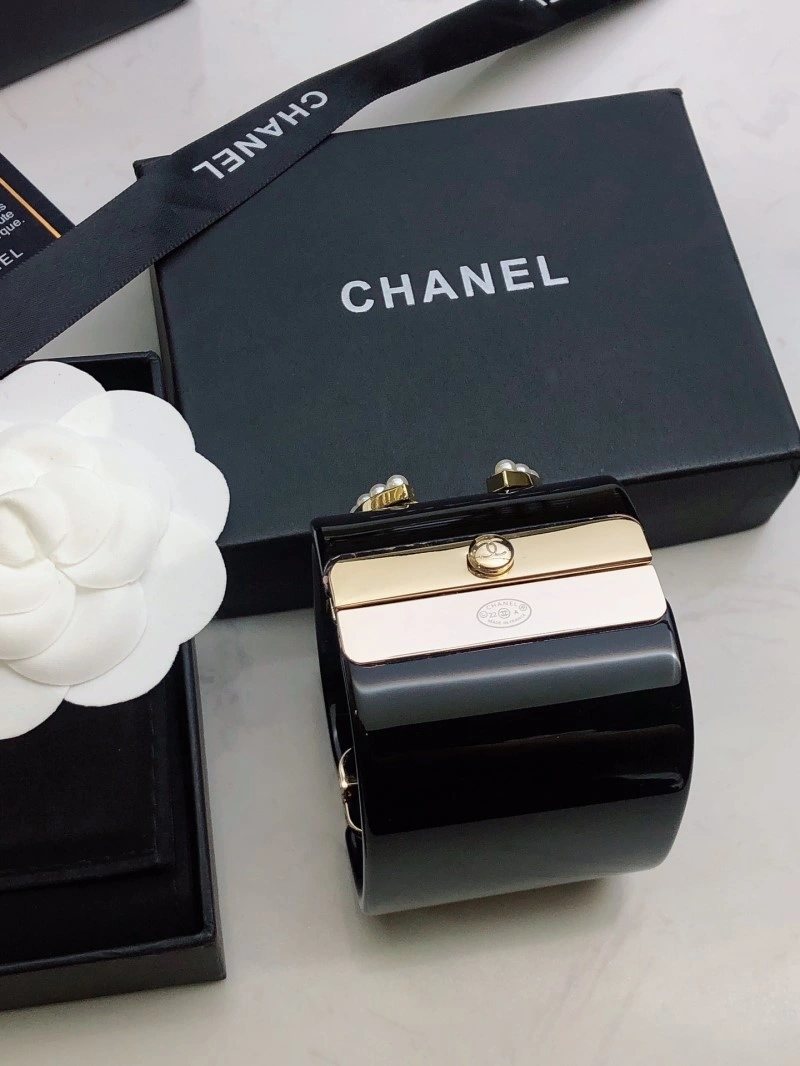 EyeCatching Chanel Bracelets 221965
