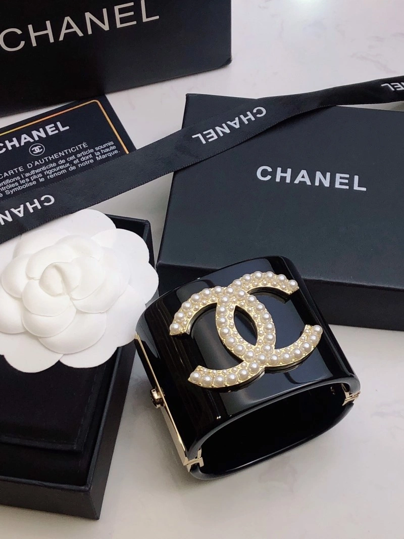 EyeCatching Chanel Bracelets 221965