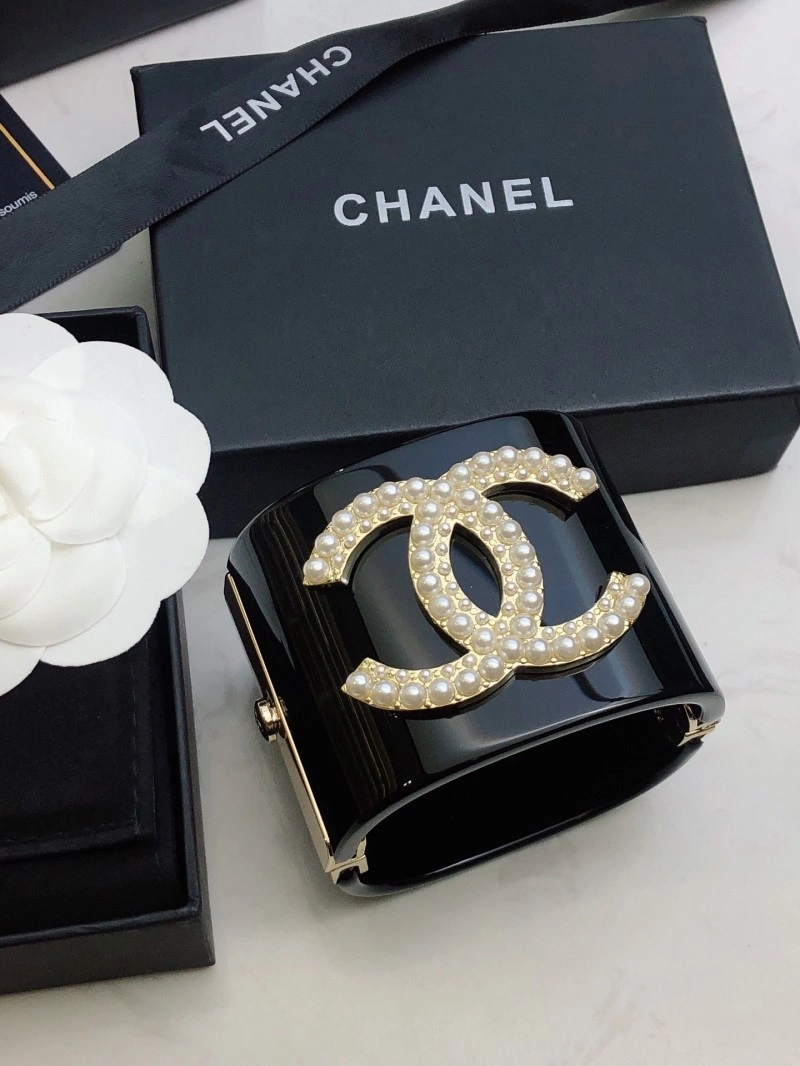 EyeCatching Chanel Bracelets 221965
