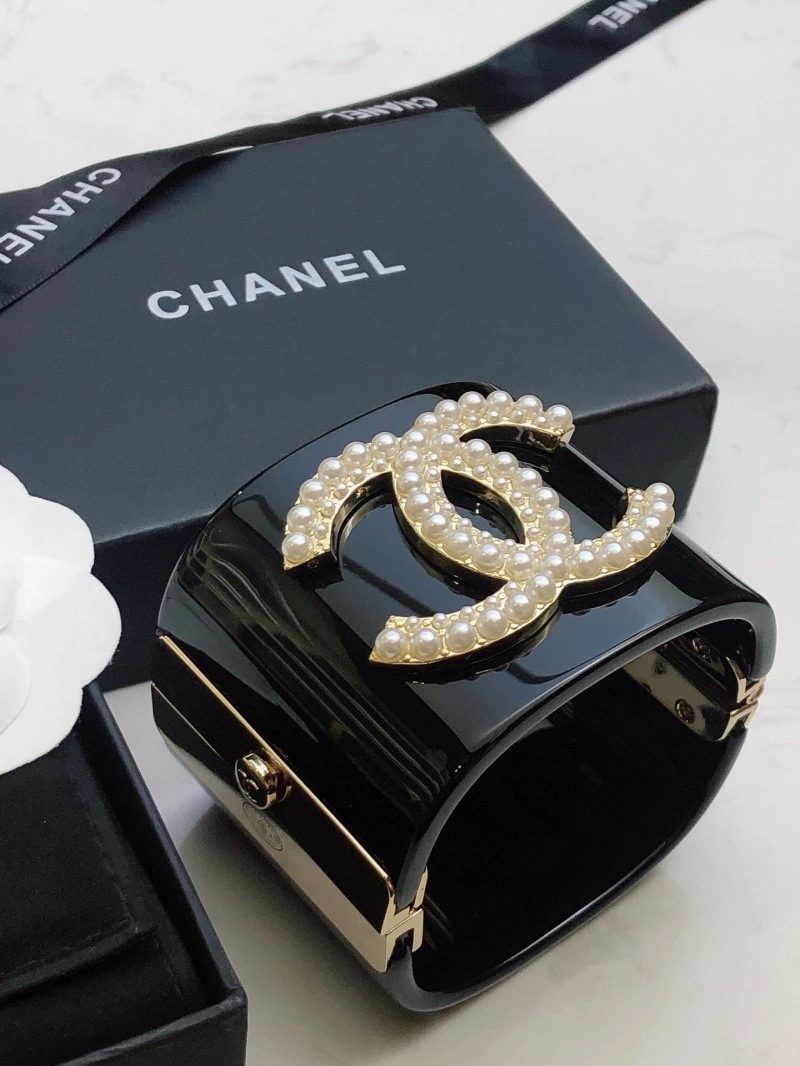 EyeCatching Chanel Bracelets 221965