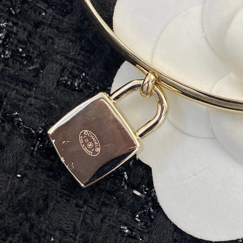 Chanel Bracelets ZipUp 220482