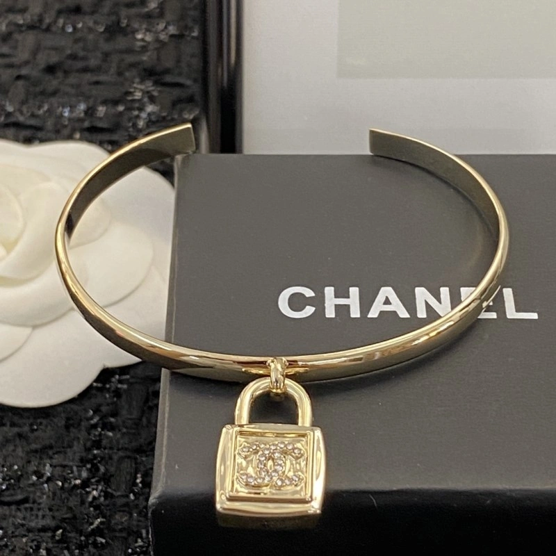 Chanel Bracelets ZipUp 220482