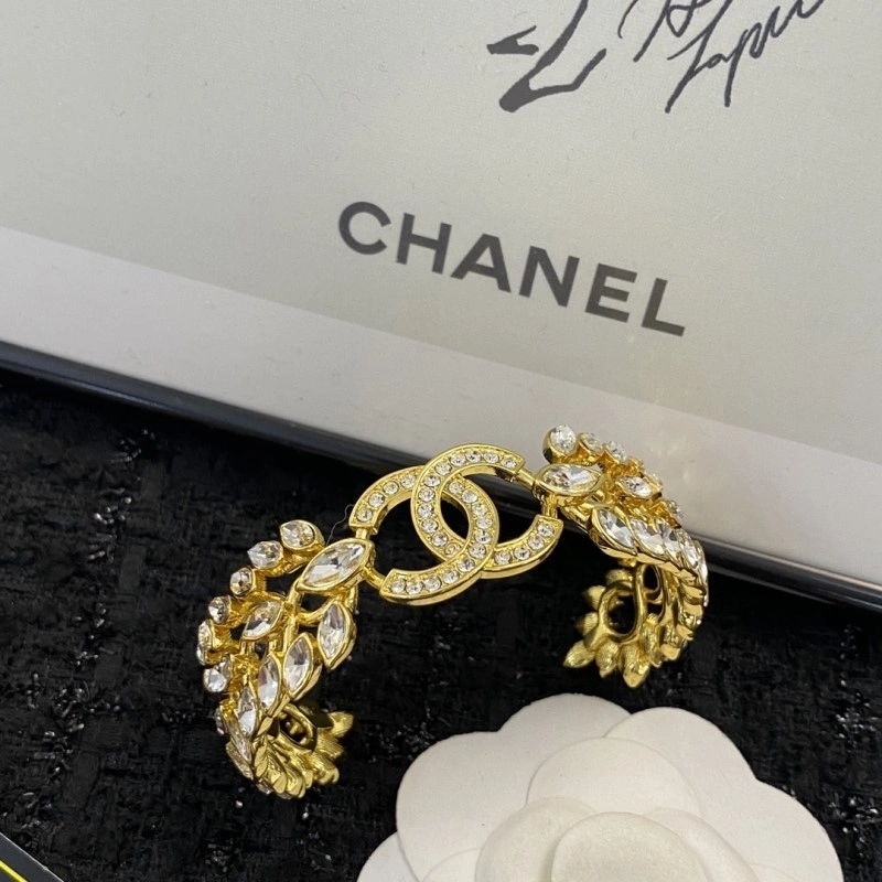 Snug Chanel Bracelets 220485