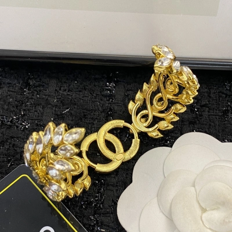 Snug Chanel Bracelets 220485