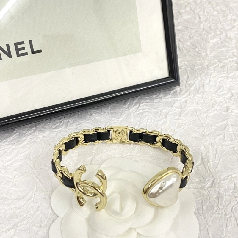 Chanel Bracelets Snug 220476