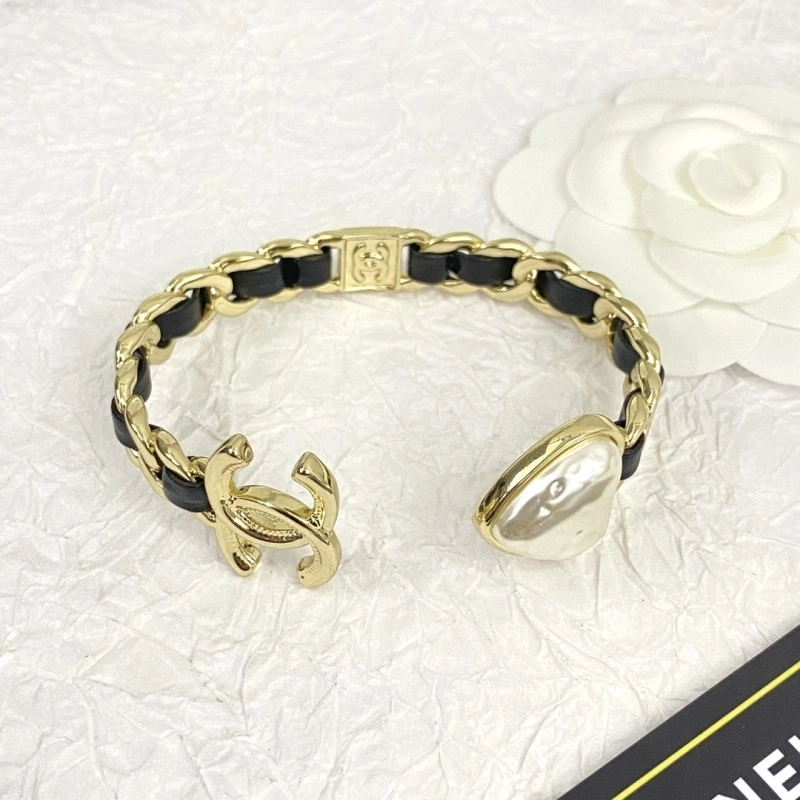 Chanel Bracelets Snug 220476