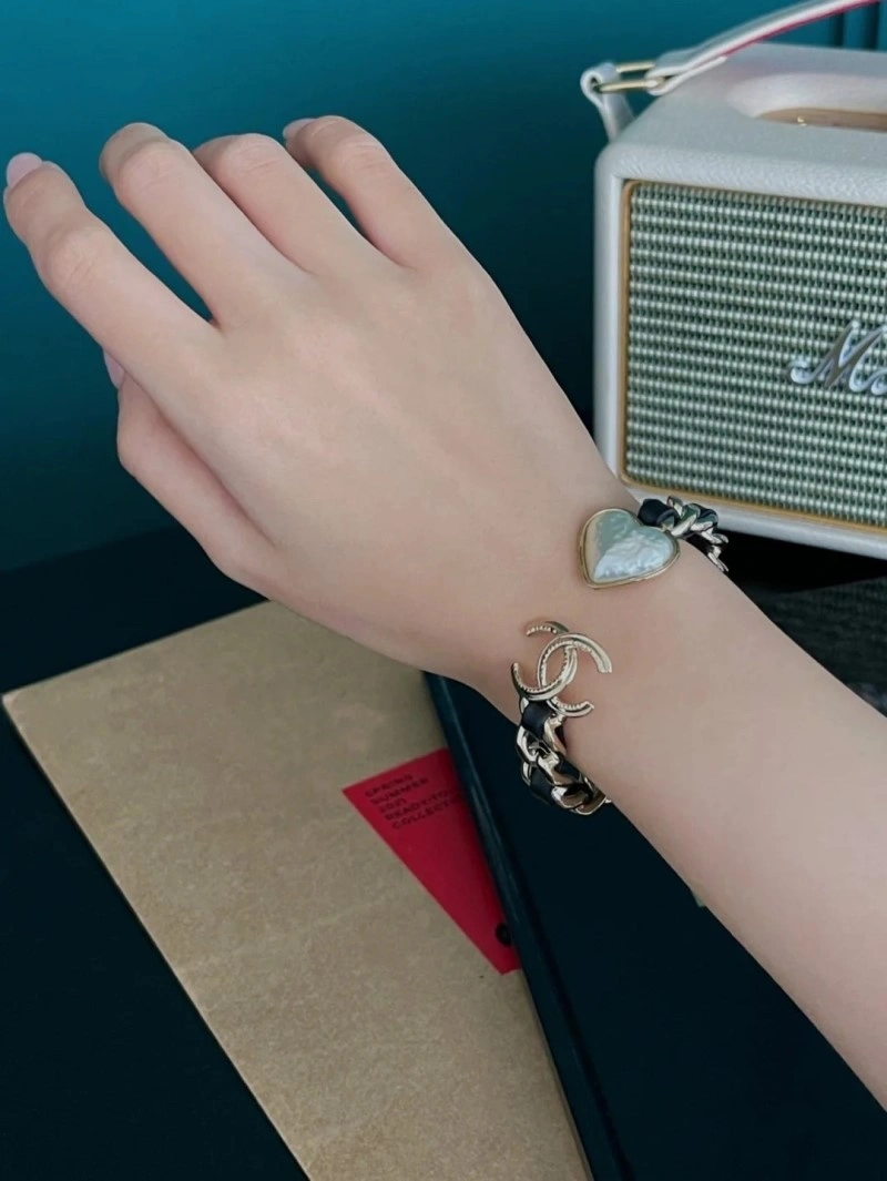 Chanel Bracelets Snug 220476