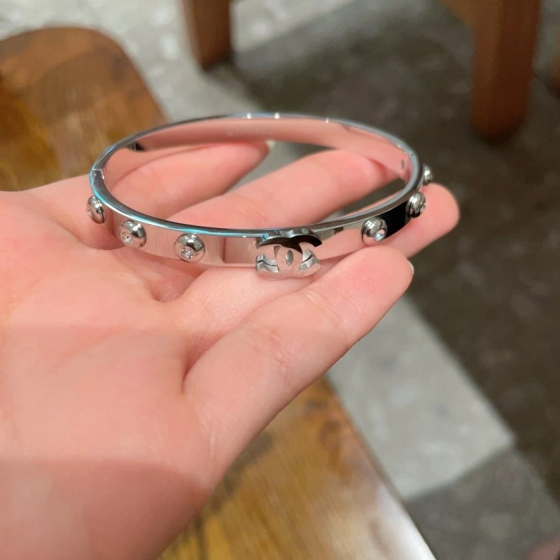 Chanel Bracelets Premium 220462