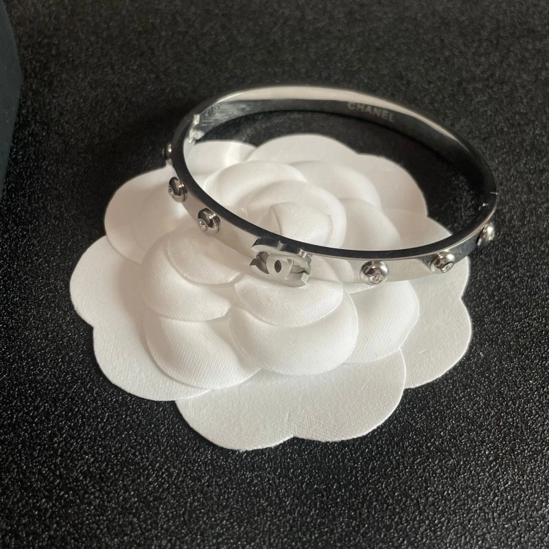 Chanel Bracelets Premium 220462