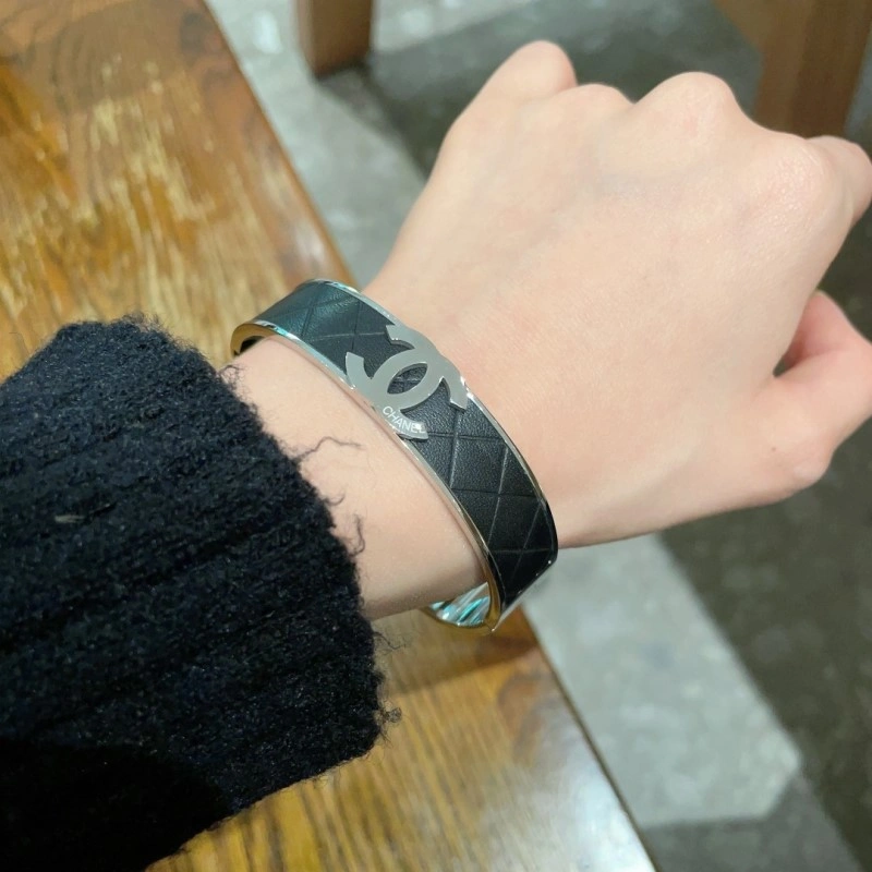 FreshLook Chanel Bracelets 220521