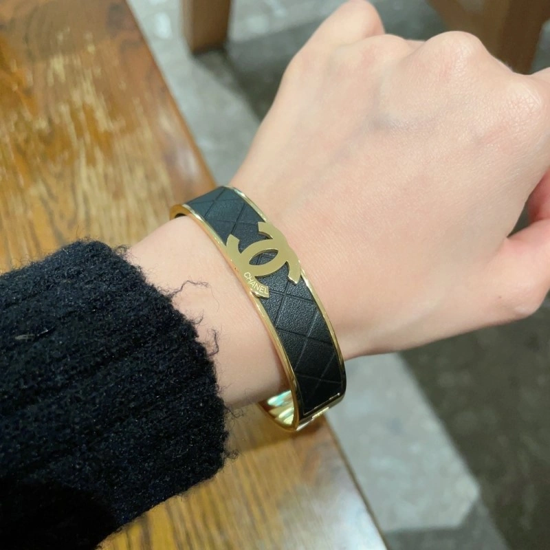 Resilient Chanel Bracelets 220455