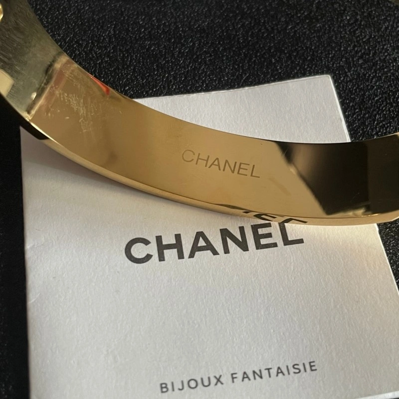Resilient Chanel Bracelets 220455