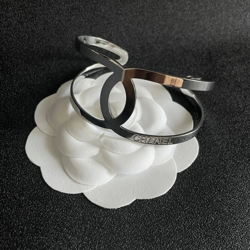 Chanel Bracelets Chic 220442