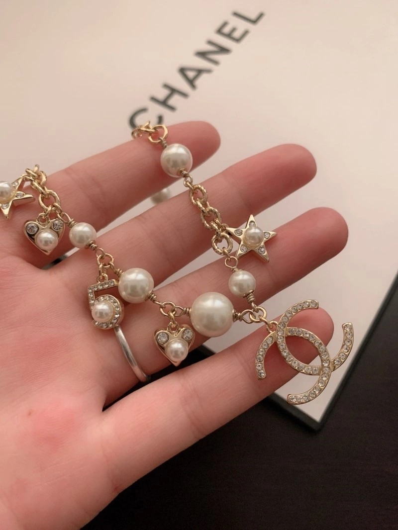 Unisex Chanel Bracelets 220448
