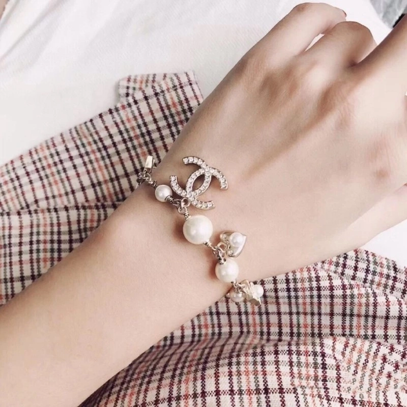 Unisex Chanel Bracelets 220448