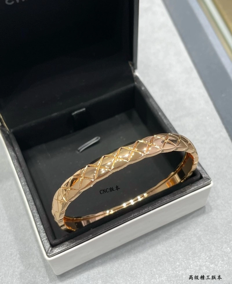 Chanel Bracelets Versatile 220434