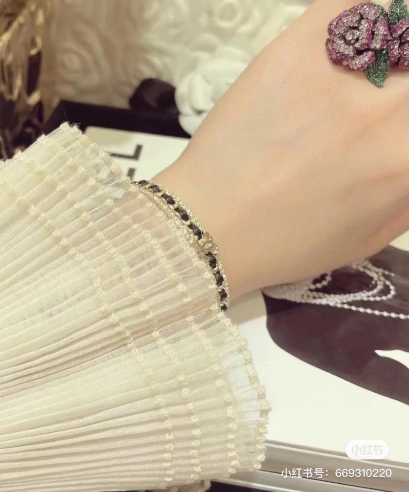 Contemporary Chanel Bracelets 220421