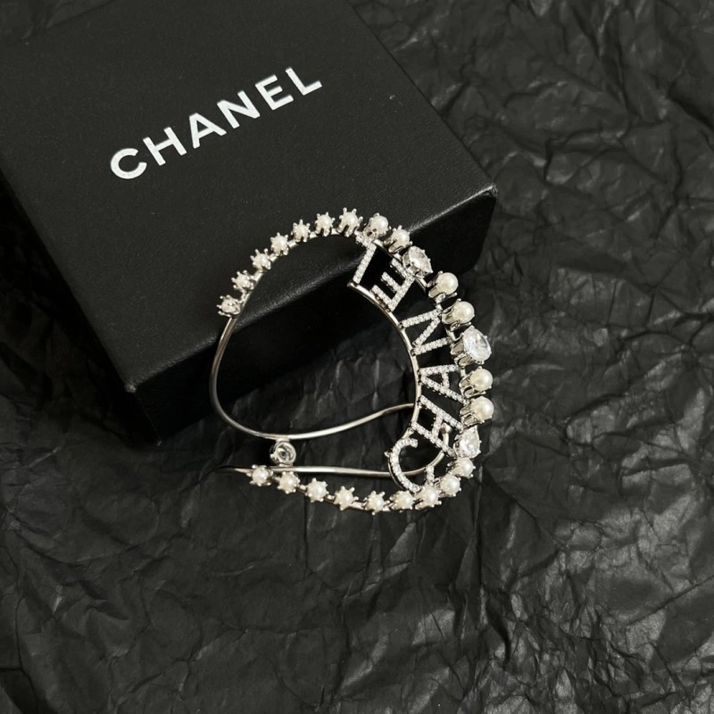 Chanel Bracelets Lightweight 220402