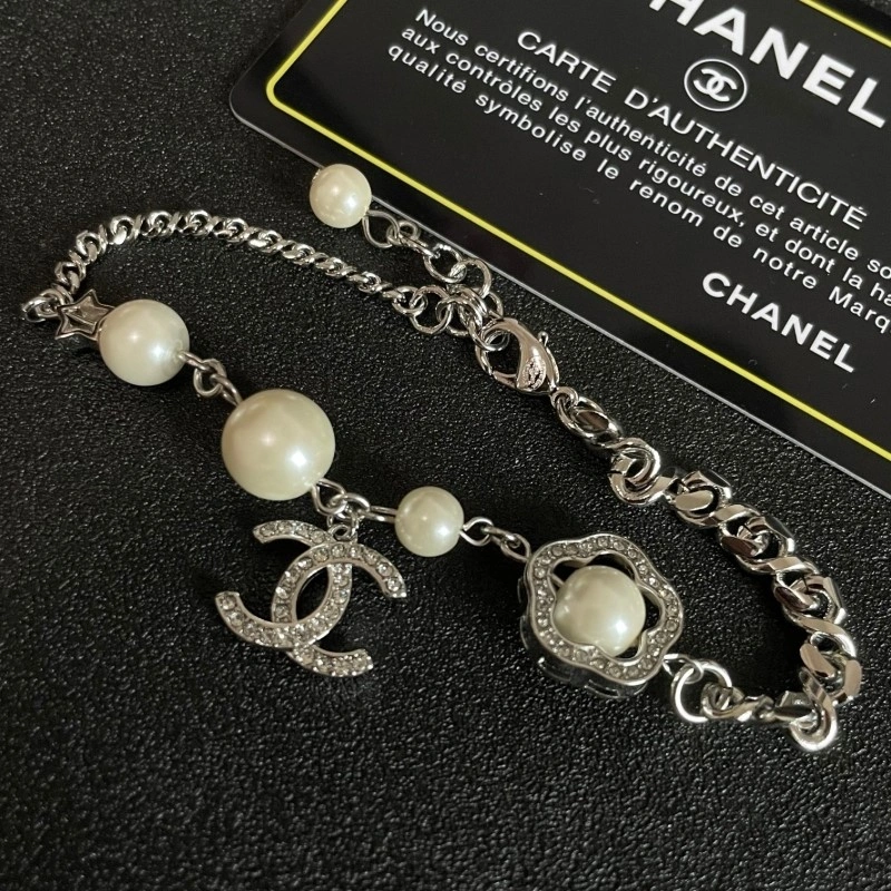 Comfortable Chanel Bracelets 220404