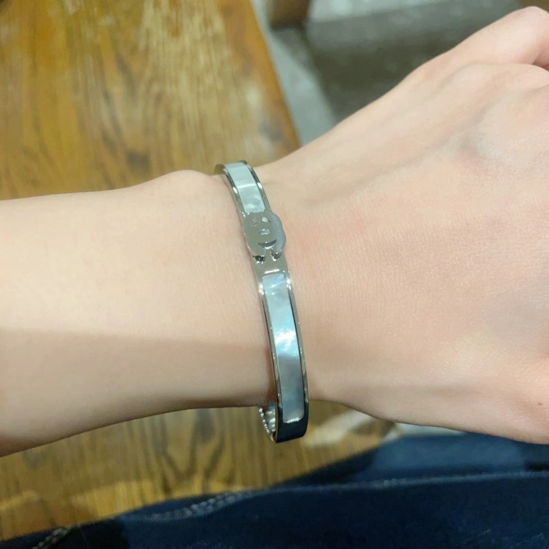 Resilient Chanel Bracelets 220396