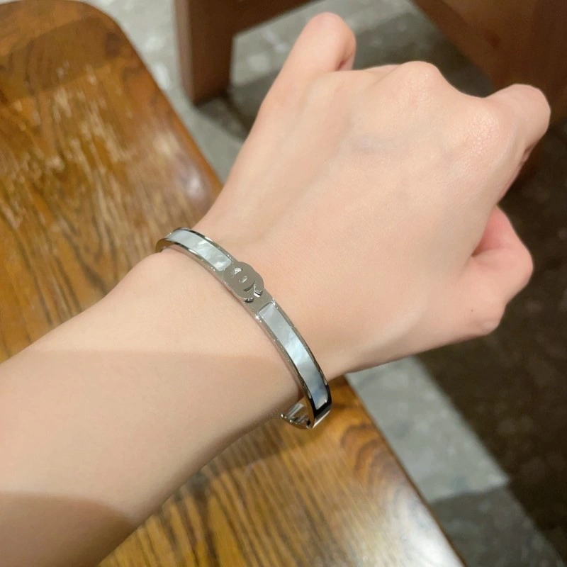 Resilient Chanel Bracelets 220396