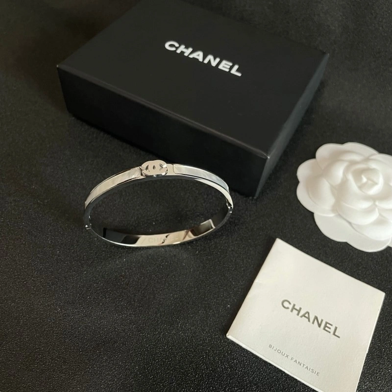 Resilient Chanel Bracelets 220396