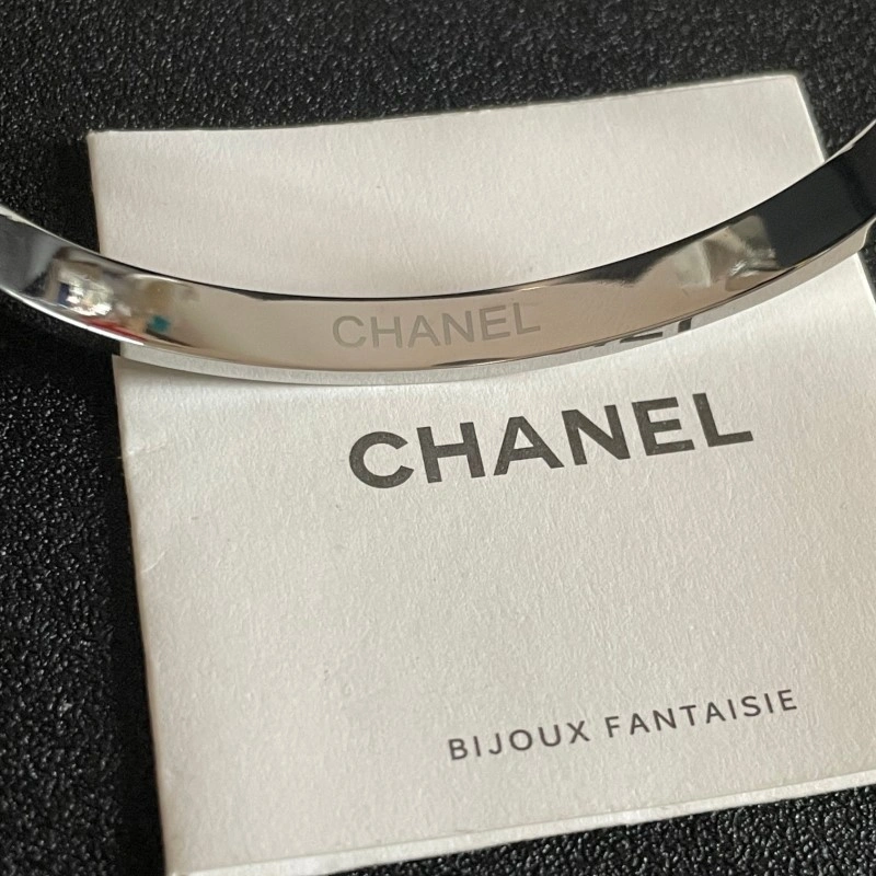 Resilient Chanel Bracelets 220396