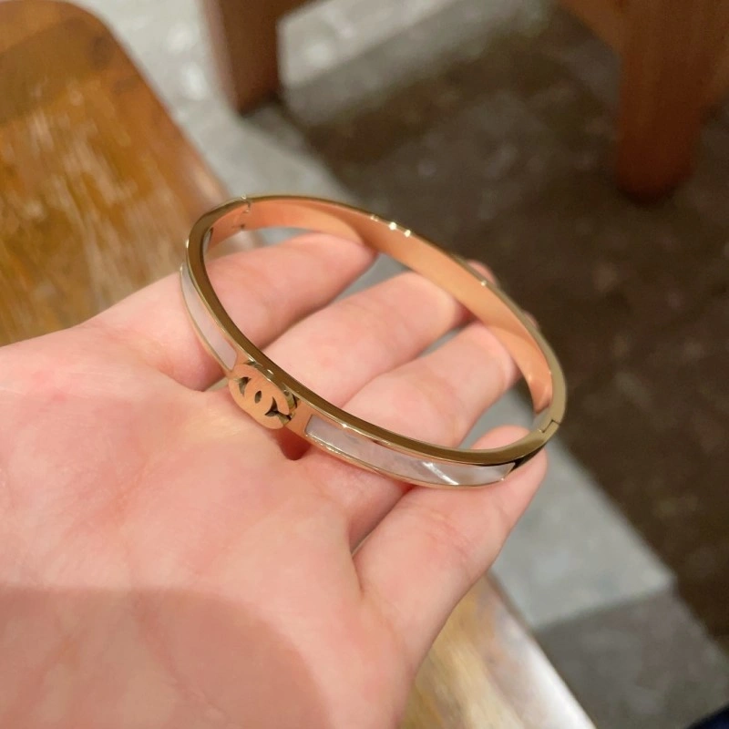 Durable Chanel Bracelets 220400