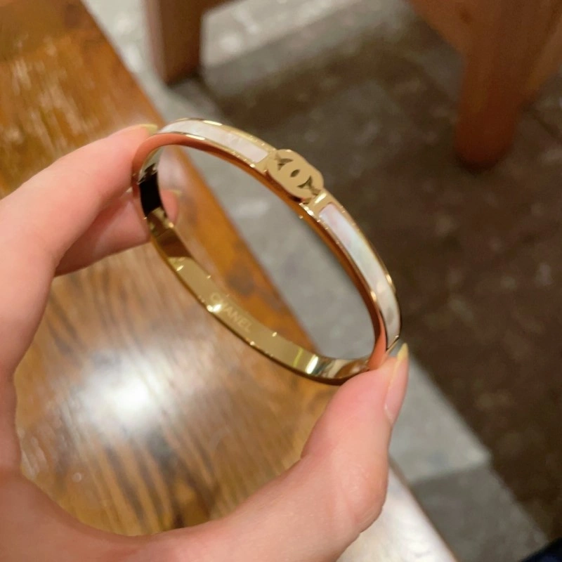 Durable Chanel Bracelets 220400