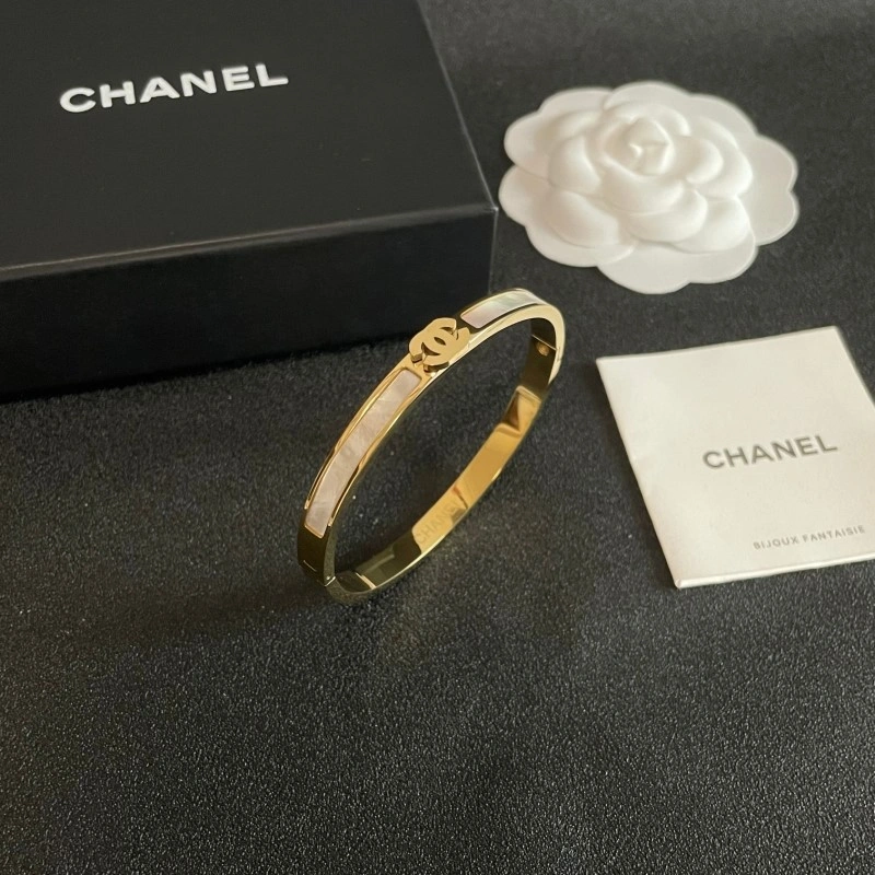 Durable Chanel Bracelets 220400