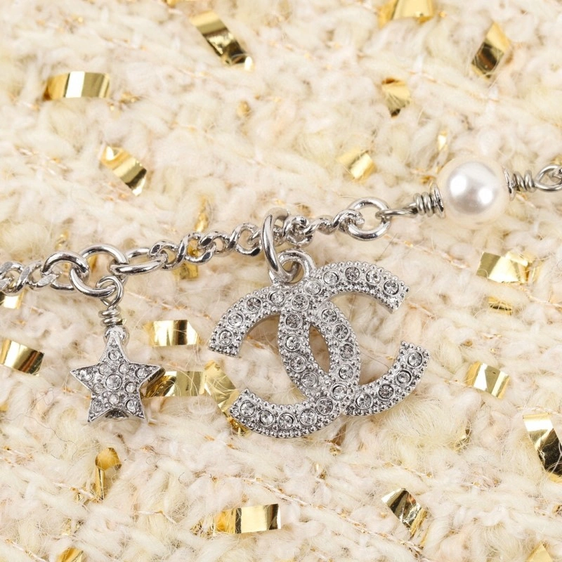 Chanel Bracelets Versatile 220390