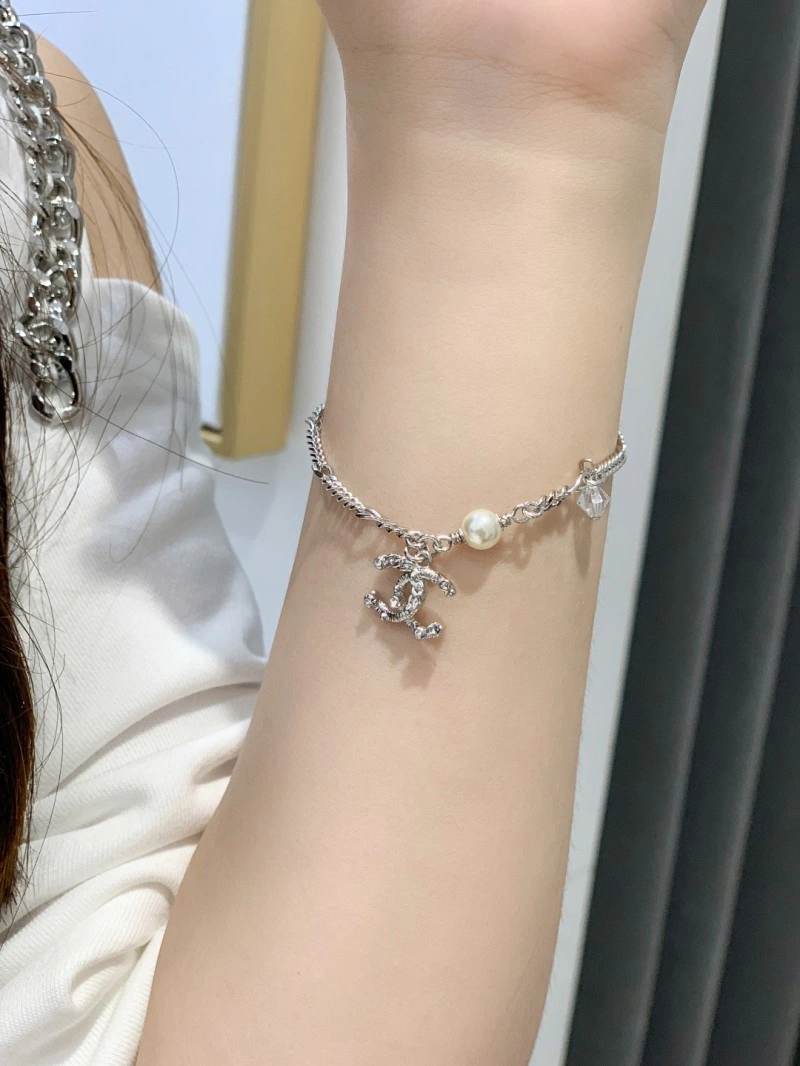 Affordable Chanel Bracelets 220410