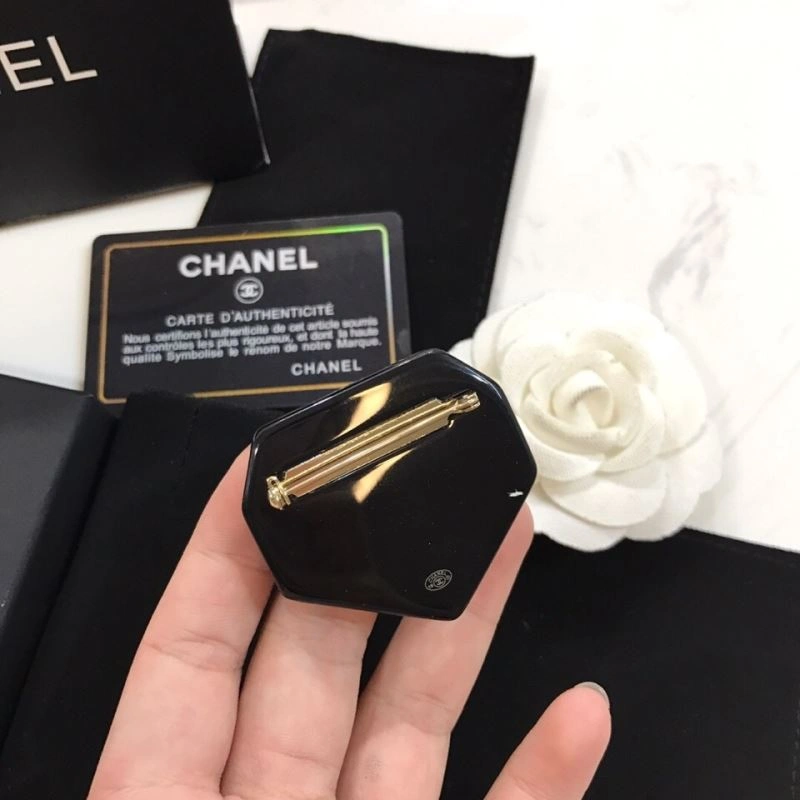 Chanel Brooches Comfortable 231373