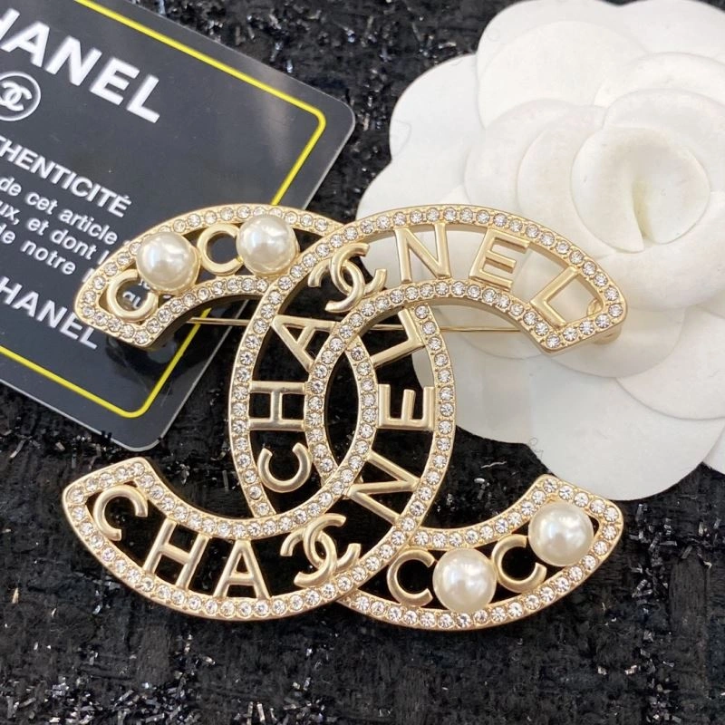 Compact Chanel Brooches 231419