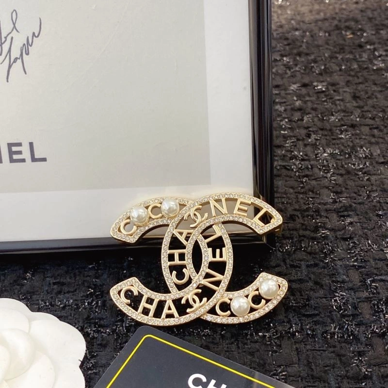 Compact Chanel Brooches 231419