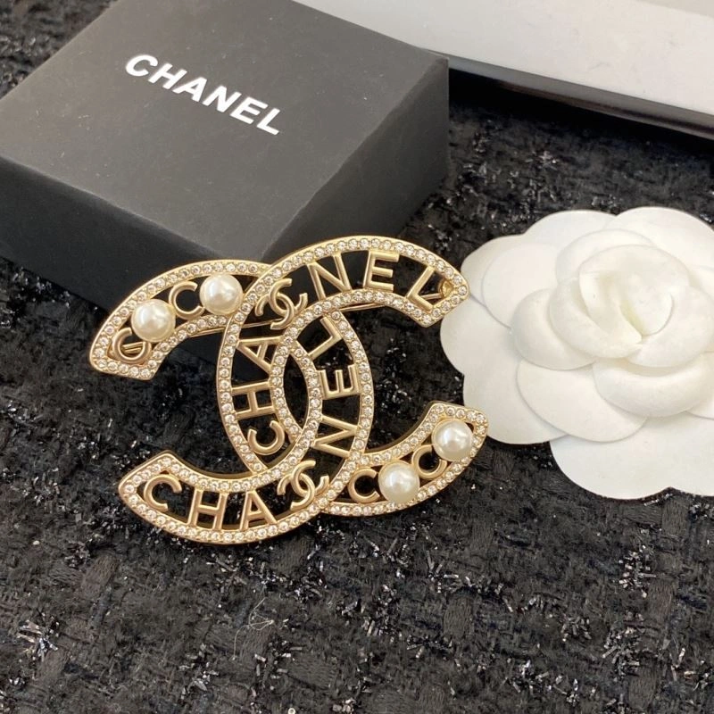 Compact Chanel Brooches 231419