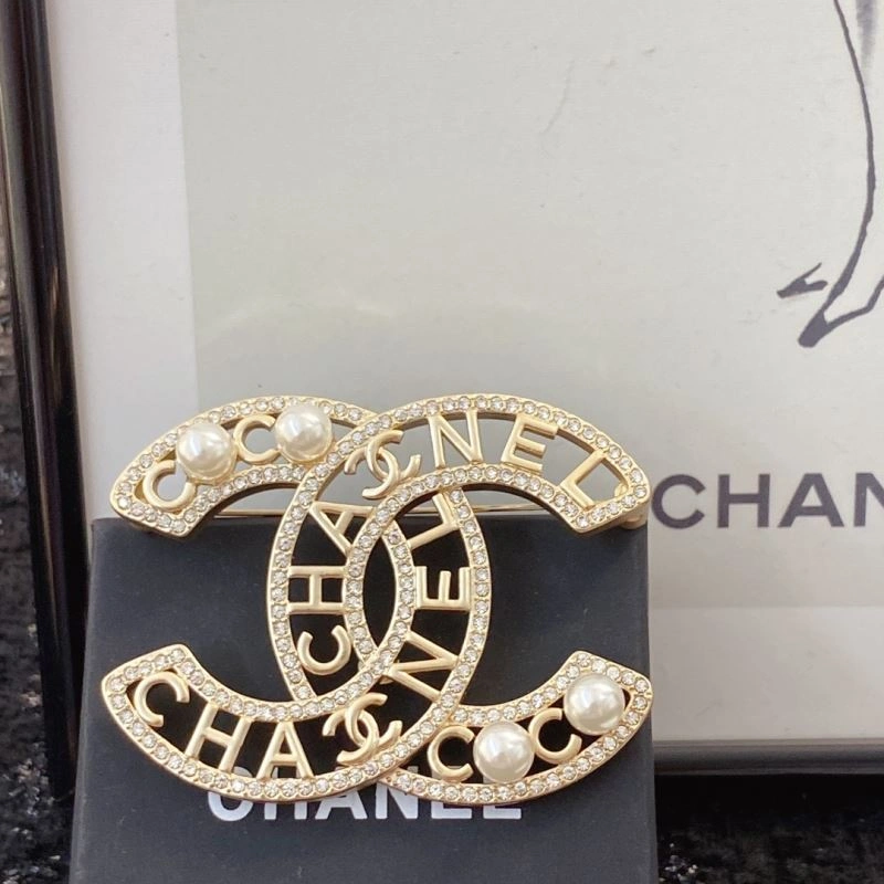 Compact Chanel Brooches 231419