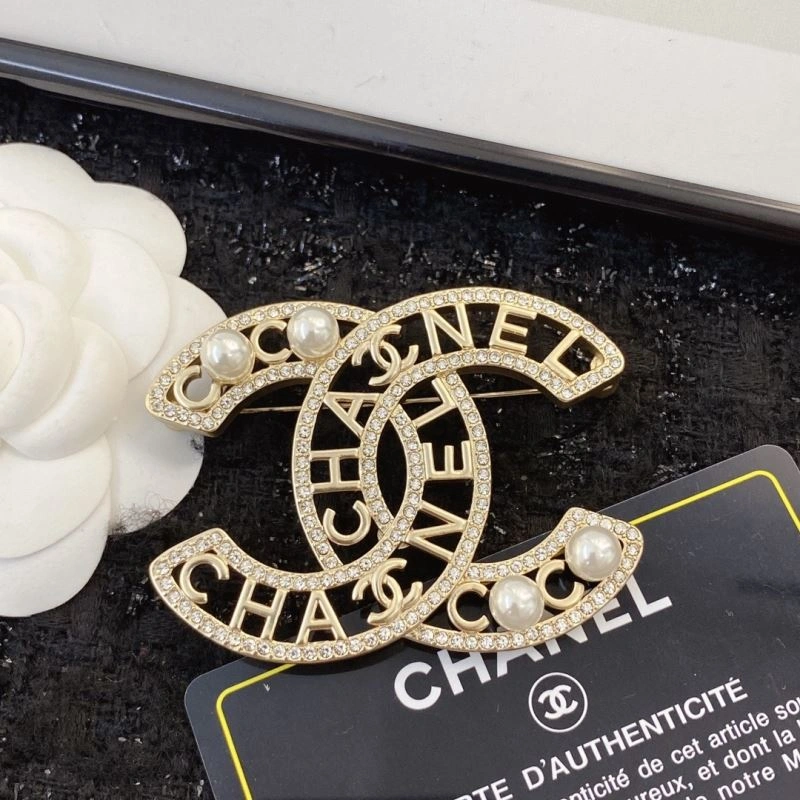 Compact Chanel Brooches 231419