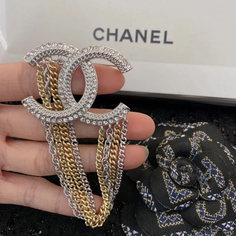 Chanel Brooches Snug 231390