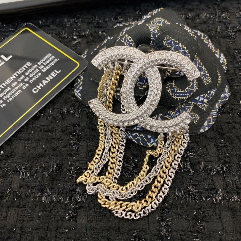 Chanel Brooches Snug 231390