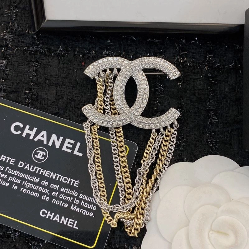 Chanel Brooches Snug 231390