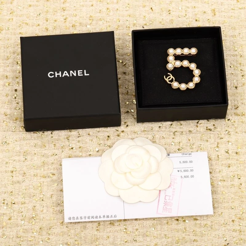 Soft Chanel Brooches 231404