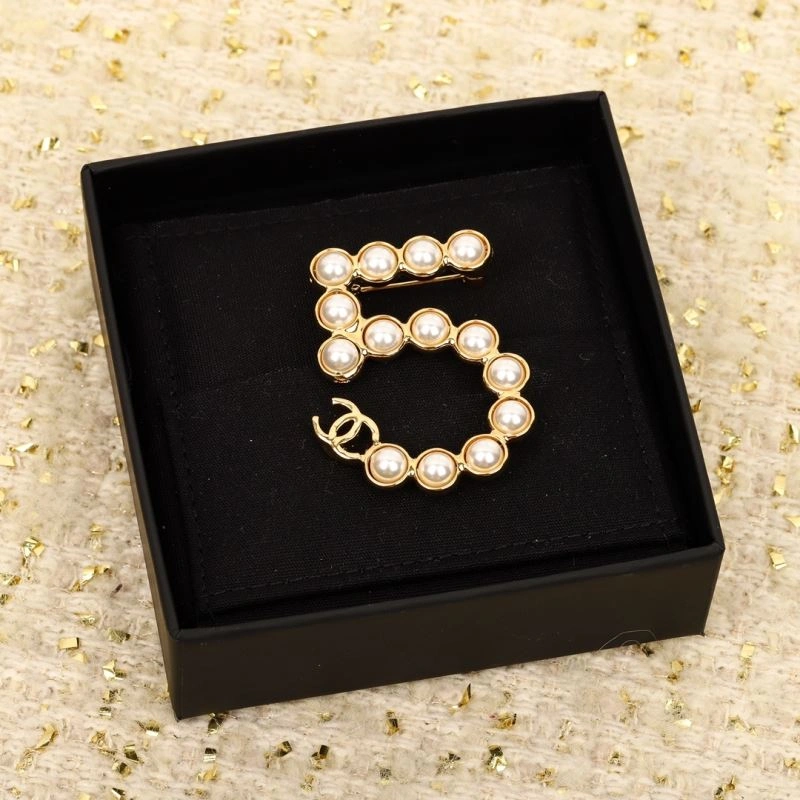 Soft Chanel Brooches 231404