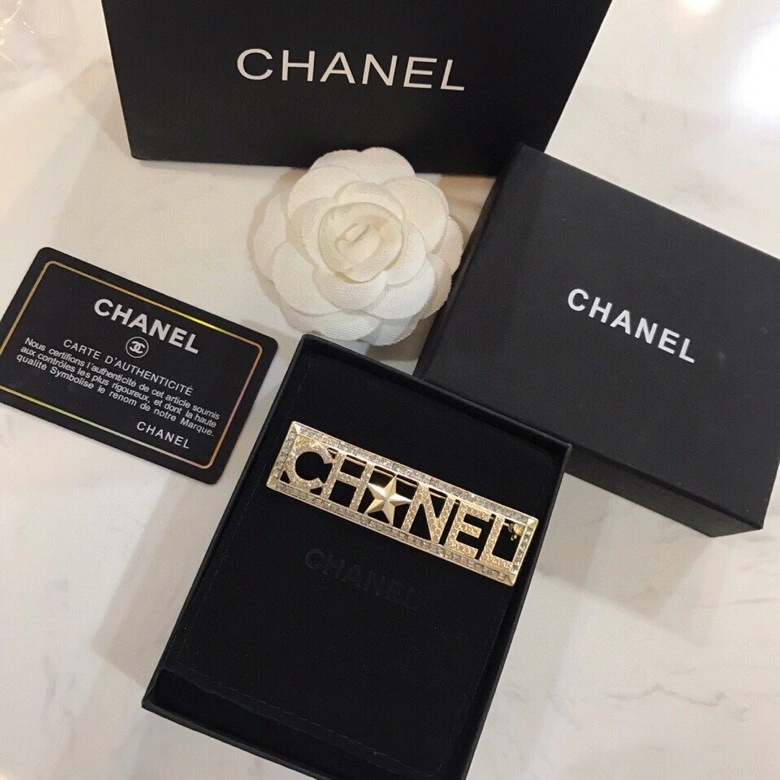 Chanel Brooches Bold 231381