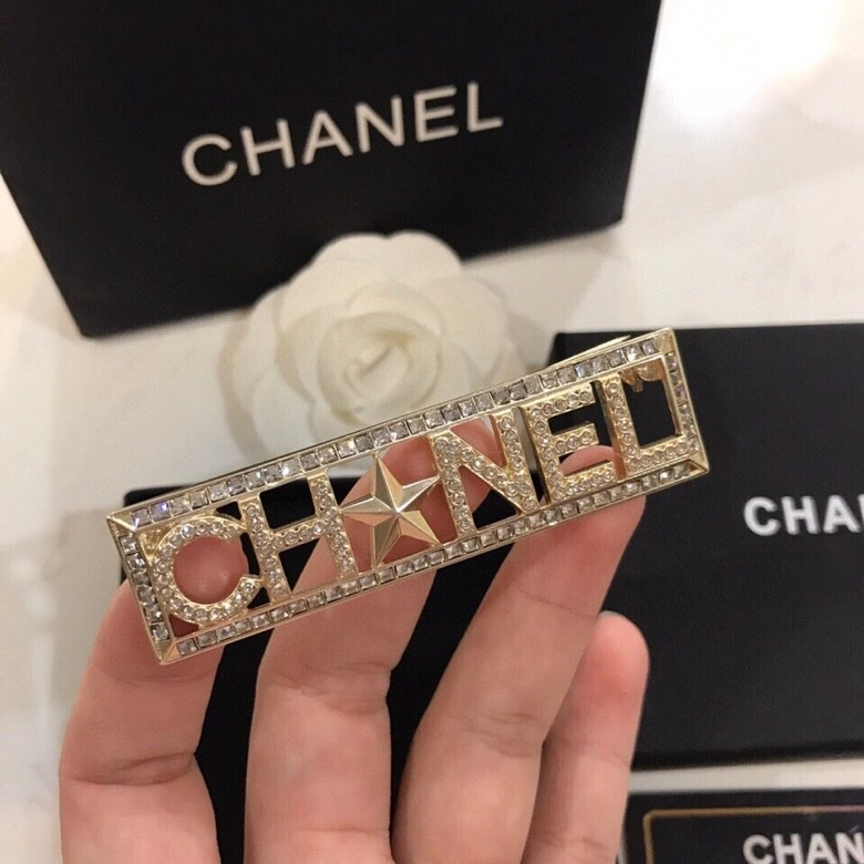 Chanel Brooches Bold 231381