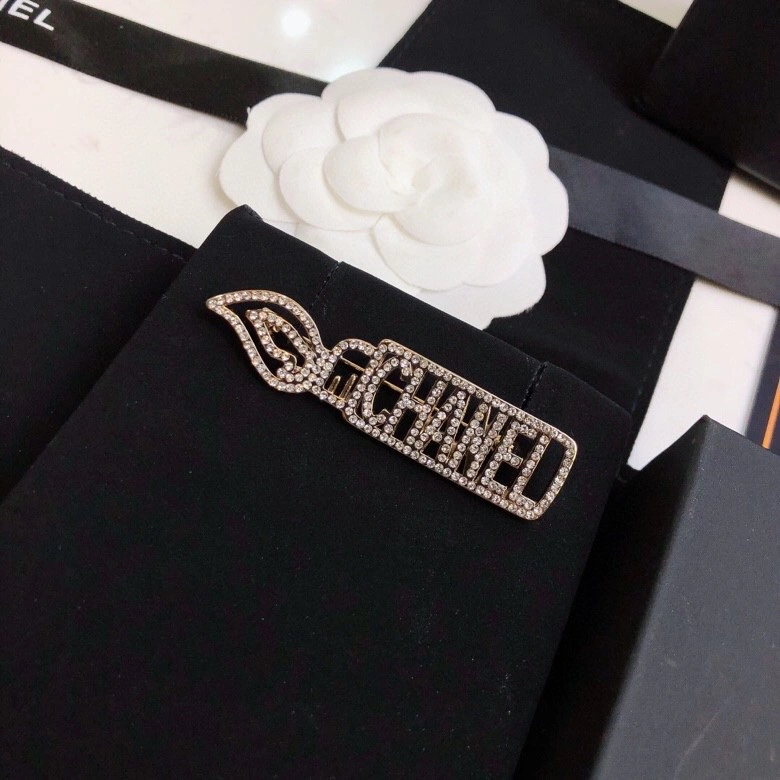 Durable Chanel Brooches 231365