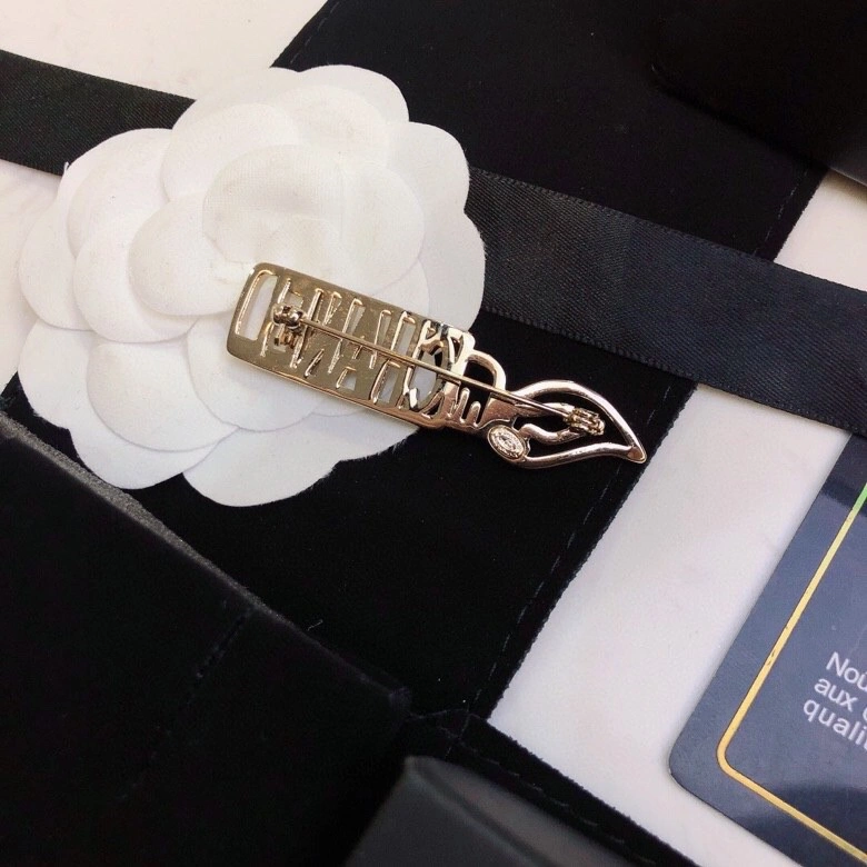 Durable Chanel Brooches 231365