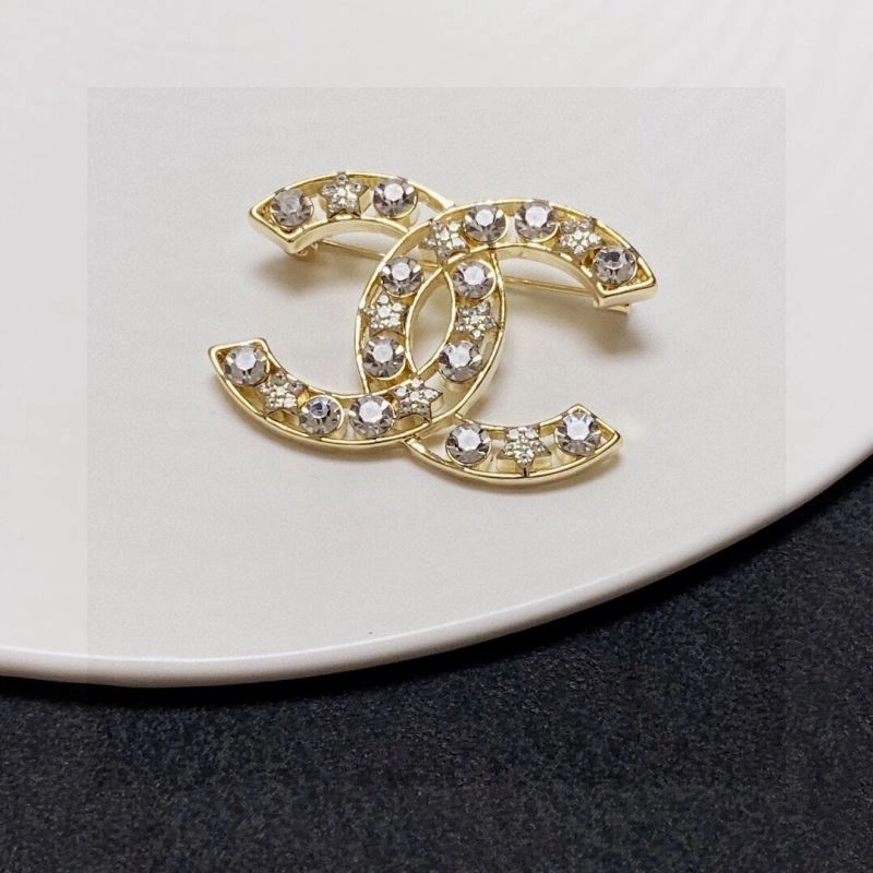 Tailored Chanel Brooches 231411