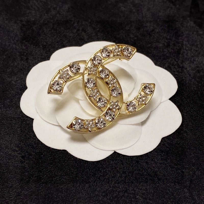 Tailored Chanel Brooches 231411