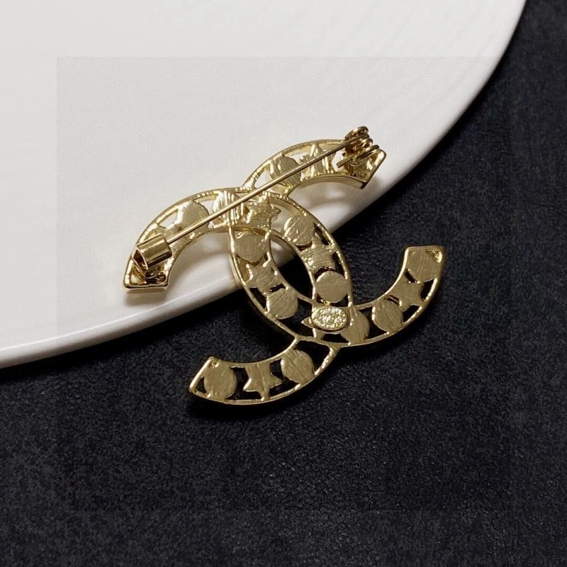 Tailored Chanel Brooches 231411